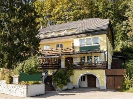 Austria Traveller Hotel 3*